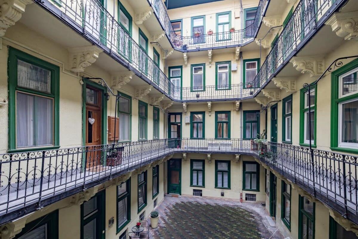 Quiet Comfort - Central Buda Budapeste Exterior foto